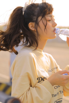 裙子底下的春天